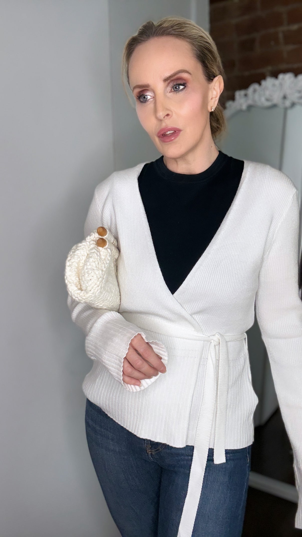CARRIE’S ‘GET IT WHILE IT HOT’ CARDIGAN