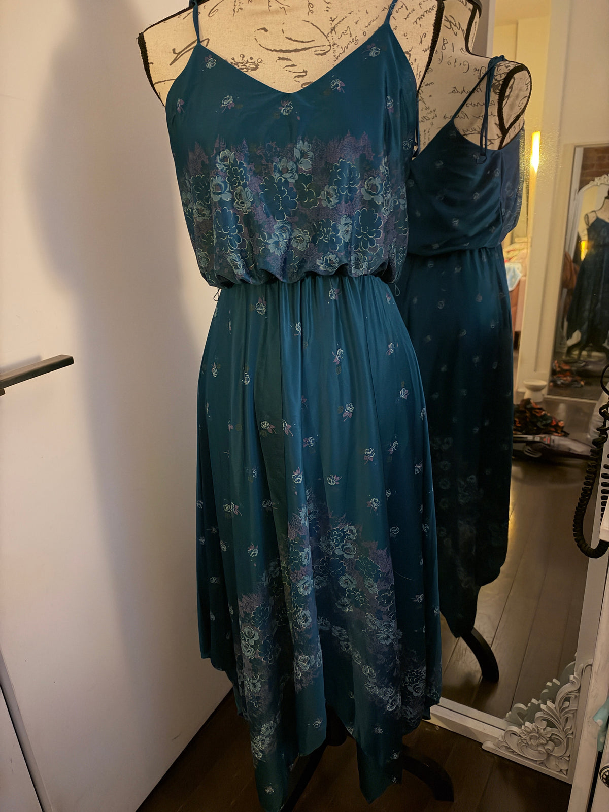 Carries Teal Blue 70s Dress