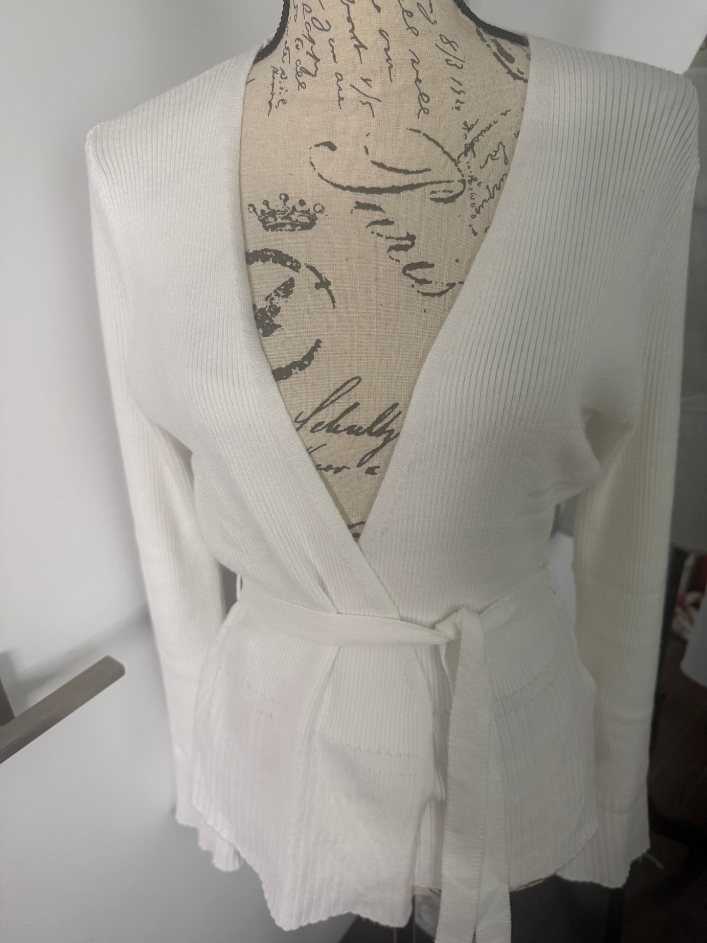 CARRIE’S ‘GET IT WHILE IT HOT’ CARDIGAN